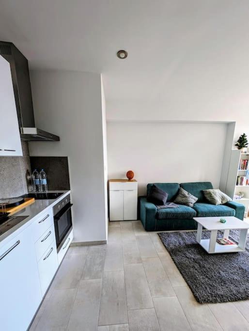 Vasiliki Studio, Beautiful New Built 10 Km To Airport Apartment Artemida (Attica)