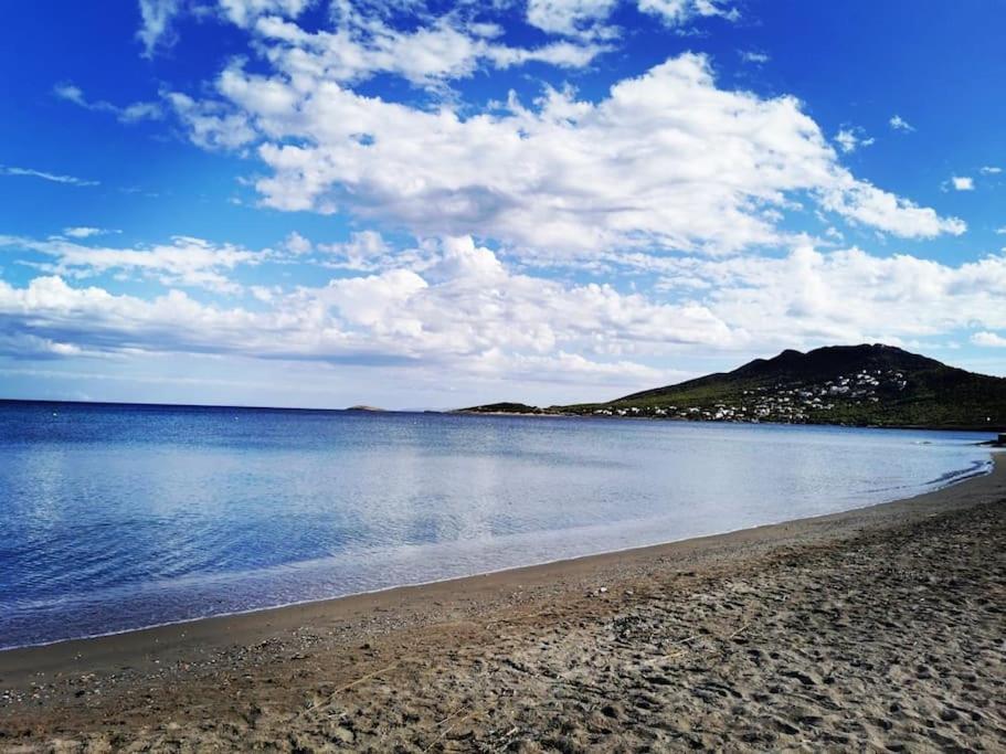 Apartment Vasiliki Studio, Beautiful New Built 10 Km To Airport Artemida (Attica)