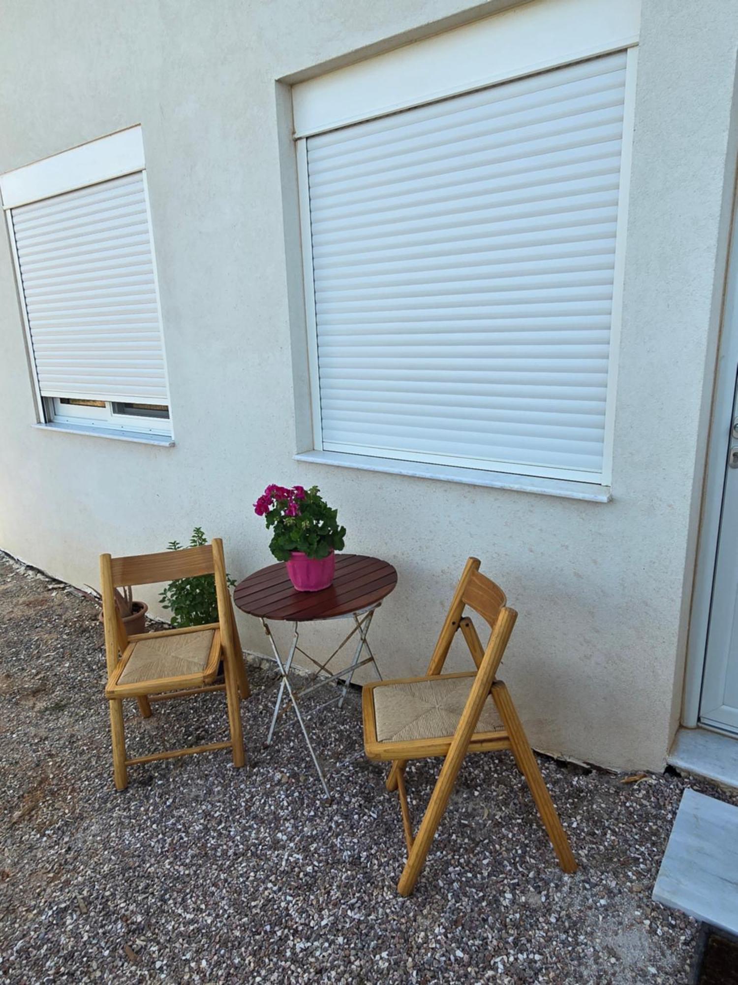 Vasiliki Studio, Beautiful New Built 10 Km To Airport דירה