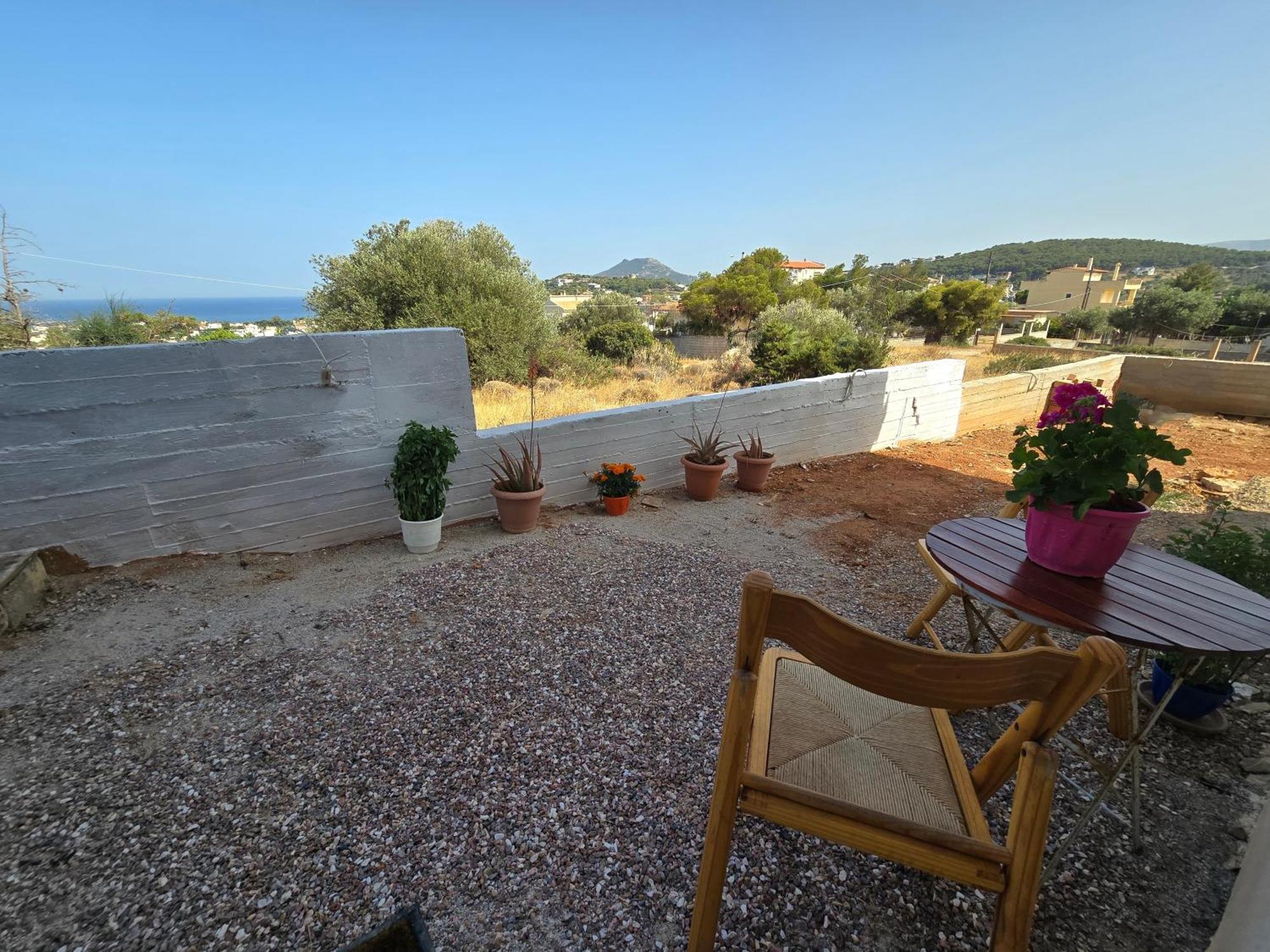 Vasiliki Studio, Beautiful New Built 10 Km To Airport Apartment Artemida (Attica)